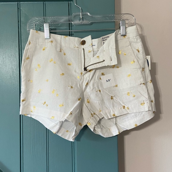 NWT Old Navy Every Day Shorts With Gold Palm Trees Size 2 - Picture 2 of 5